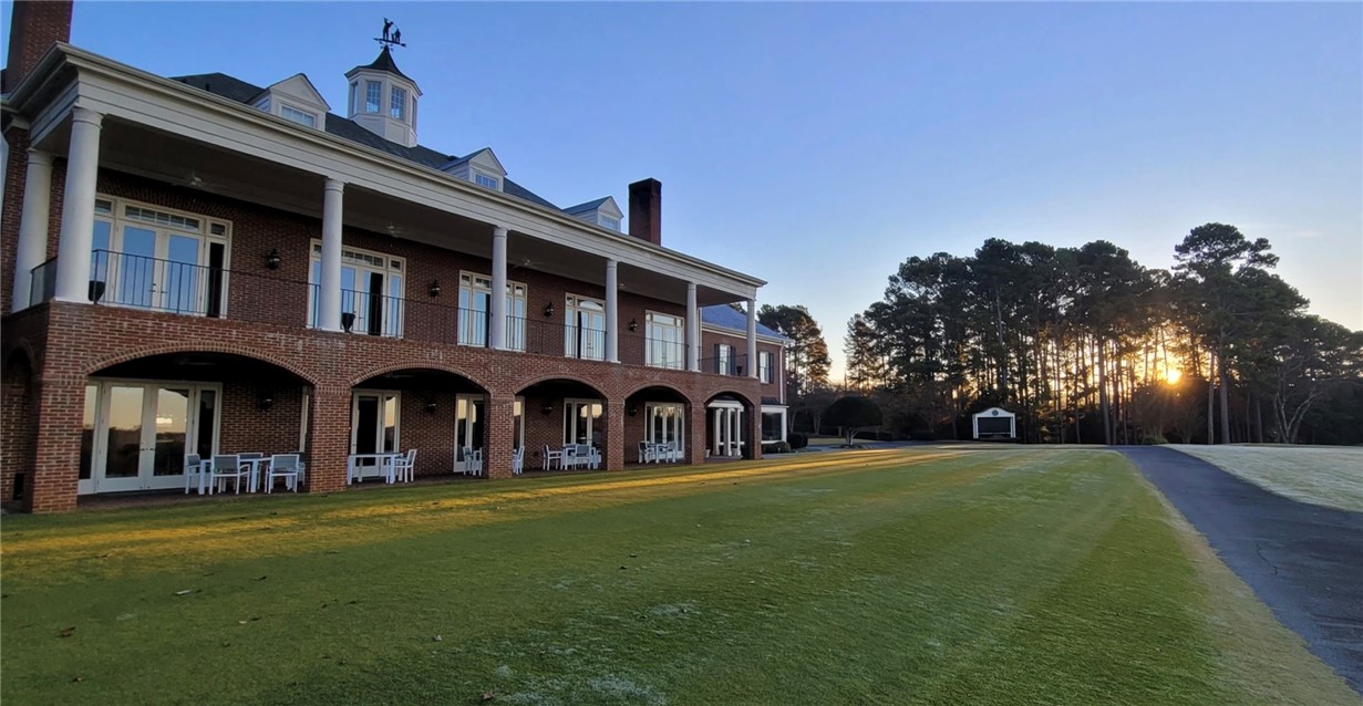 4013 Turnberry Loop Seneca, SC 29678 - Photo 30 of 37 Back of clubhouse