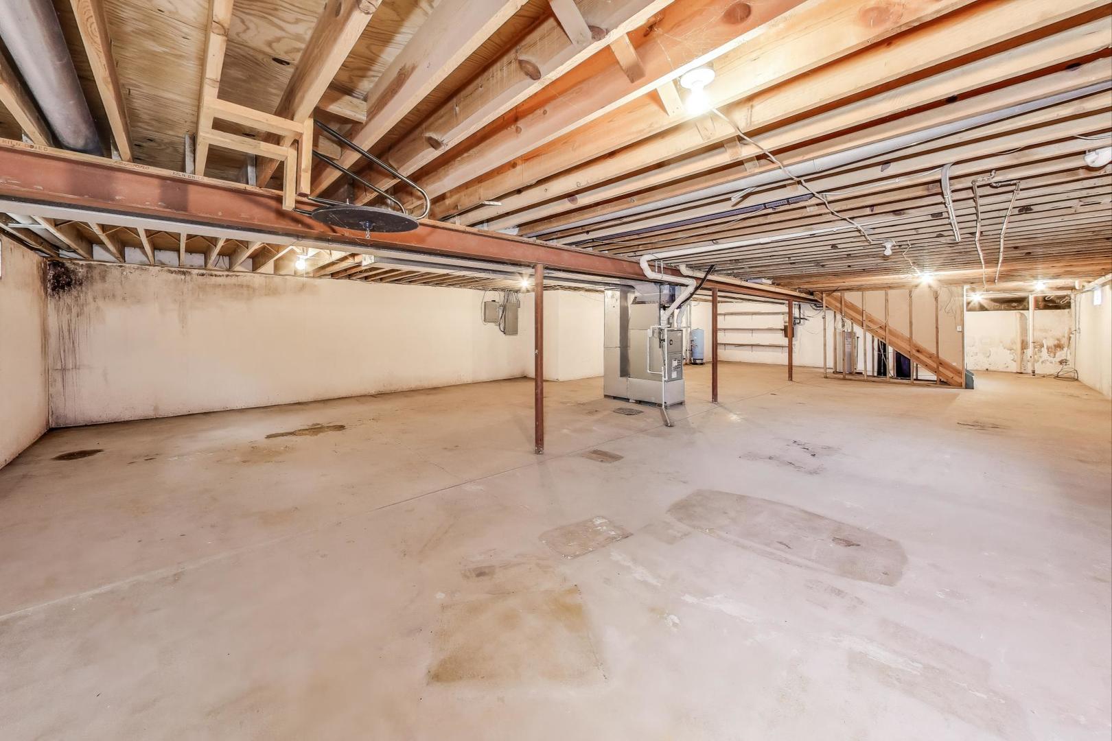 7008 West Kennedy Road Peotone, IL 60468 - Photo 30 of 41 a view of an empty room