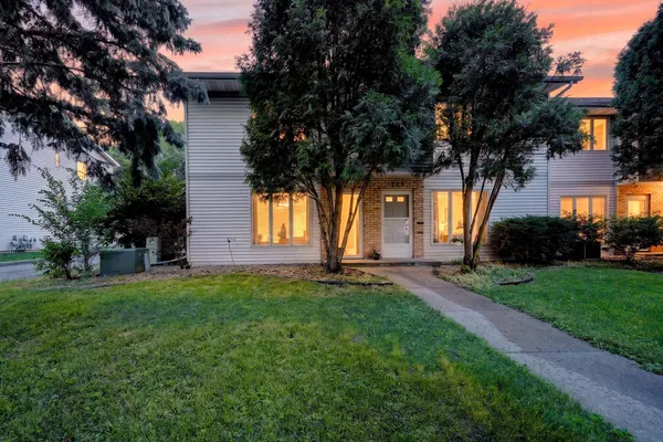 $249,900 | 725 North Thompson Drive, Madison, WI 53704