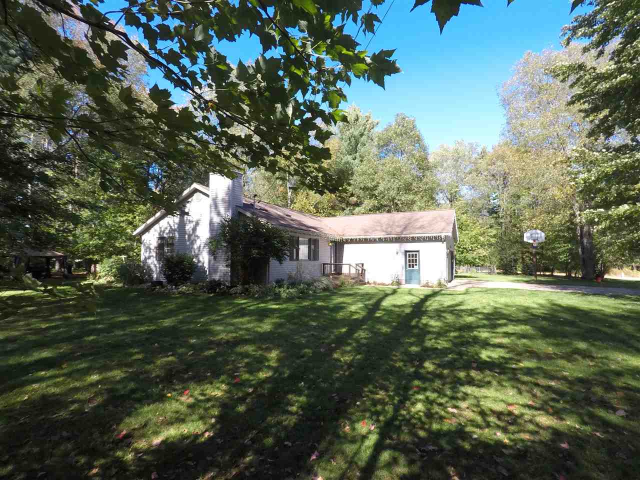 7954 Quarter Road Cadillac, MI 49601 - Photo 4 of 39 1839422-3.JPG