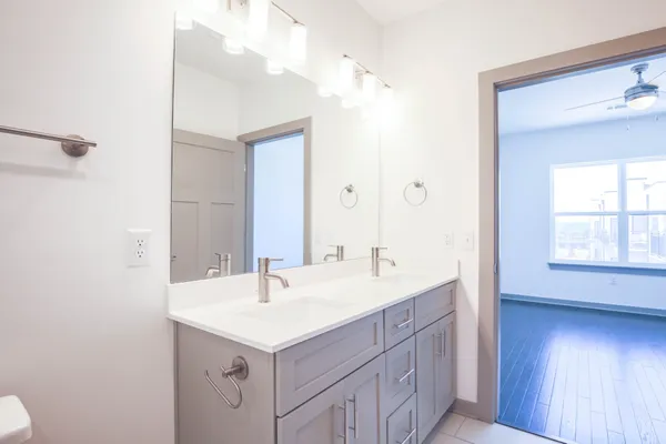 $2,350 | 1638 54th Avenue North, Unit 302, Nashville, TN 37209