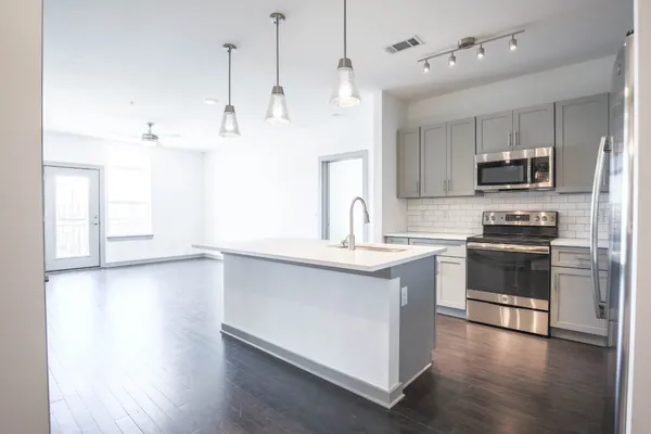 $2,350 | 1638 54th Avenue North, Unit 302, Nashville, TN 37209