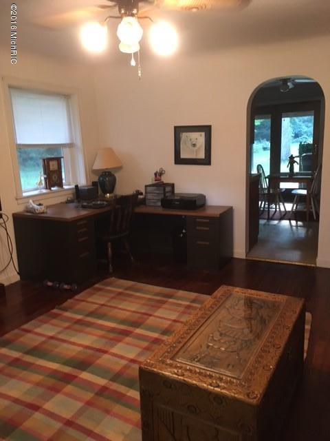 1603 Whitehall Road Muskegon, MI 49445 - Photo 22 of 47 living room