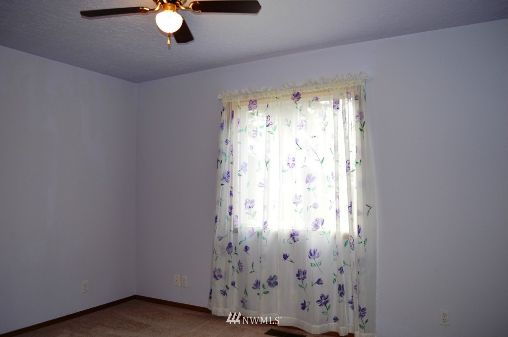 221 Wagner Road Kelso, WA 98626 - Photo 13 of 24 Gallery Image 13