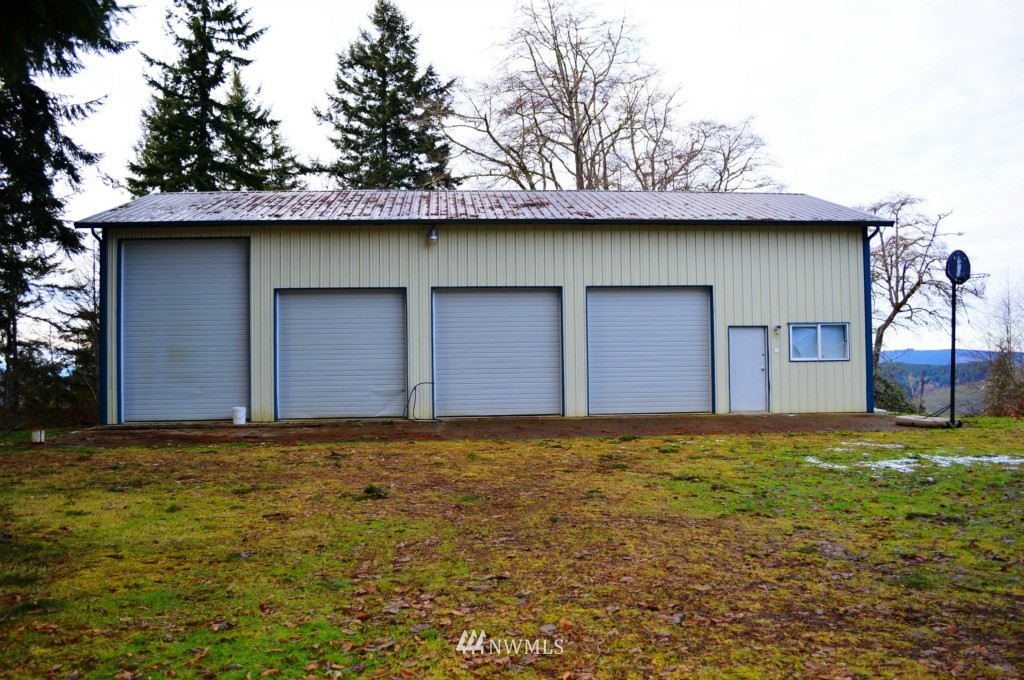 221 Wagner Road Kelso, WA 98626 - Photo 3 of 24 Gallery Image 3