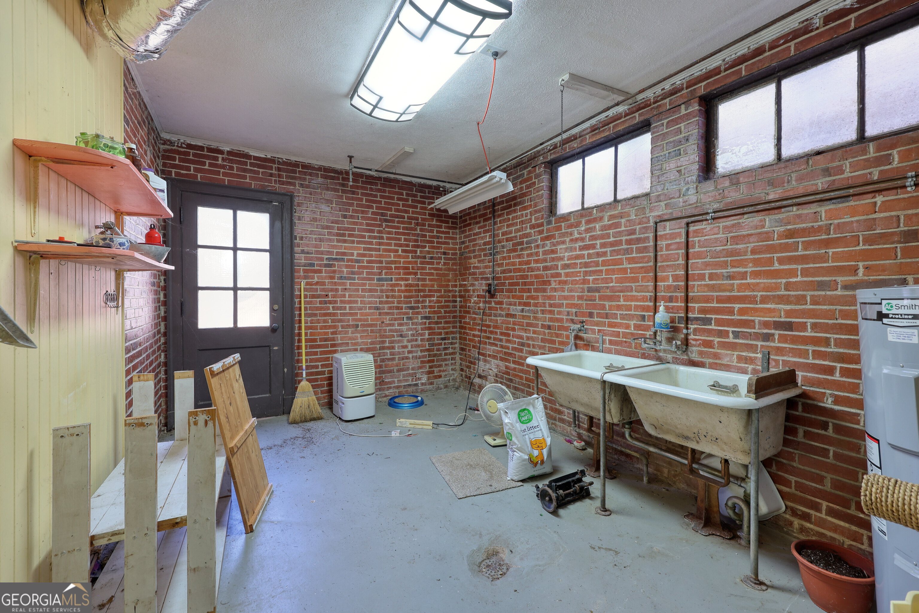 1007 4th Avenue West Point, GA 31833 - Photo 40 of 69 a view of a room with gym equipment
