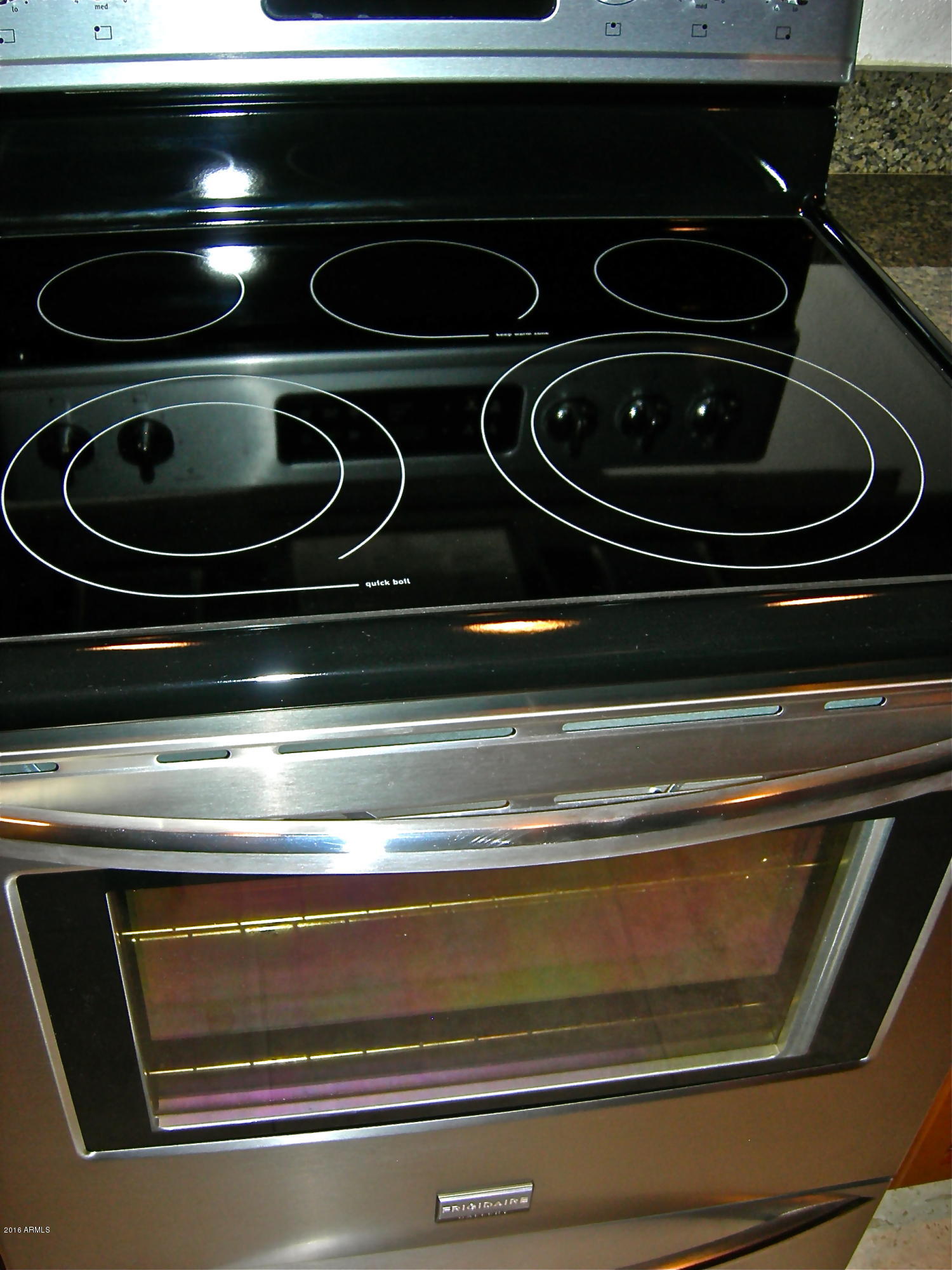 3235 East Camelback Road, Unit 213 Phoenix, AZ 85018 - Photo 14 of 43 Frigidaire Gallery Convection Oven