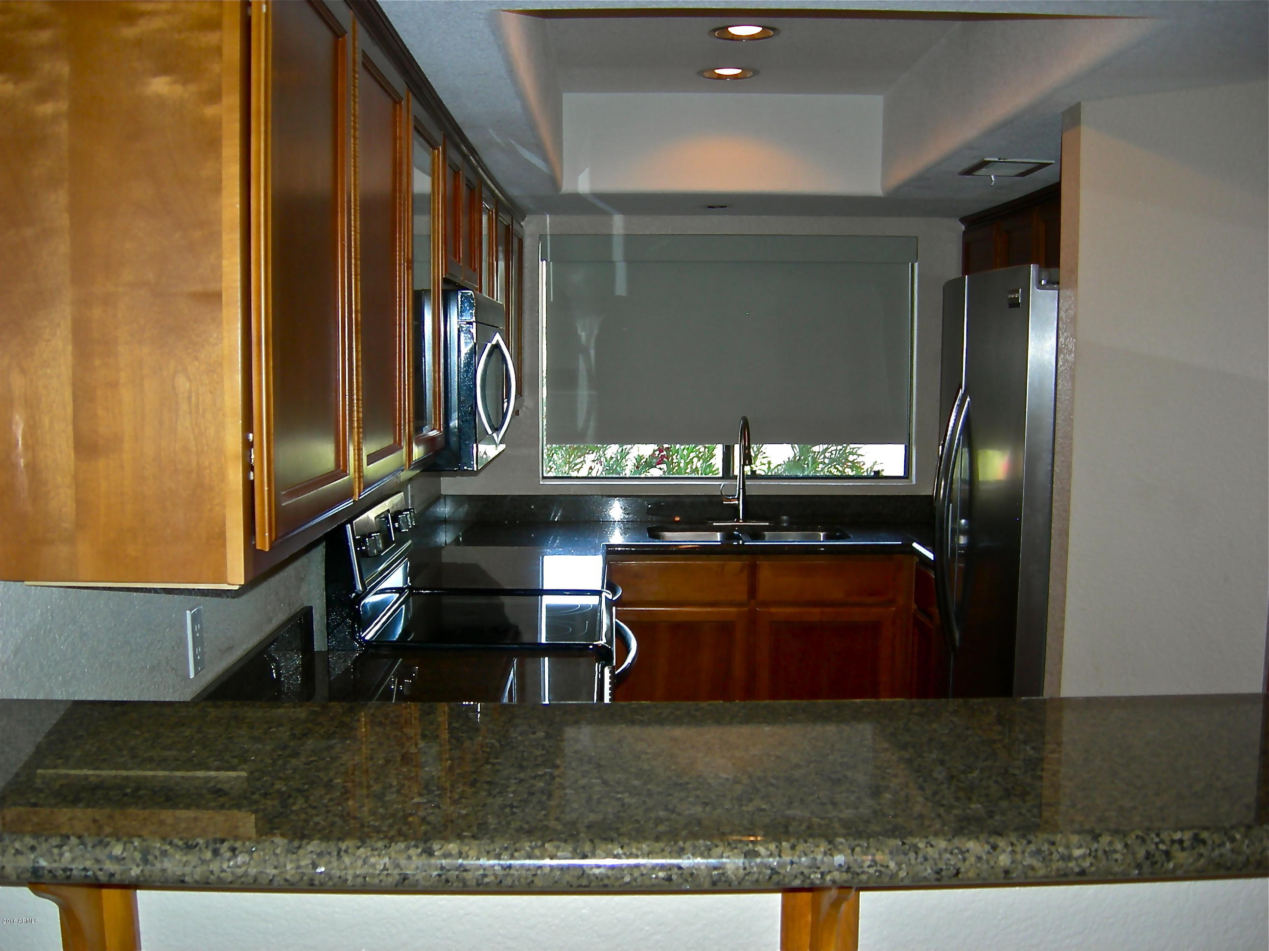 3235 East Camelback Road, Unit 213 Phoenix, AZ 85018 - Photo 20 of 43 Breakfast Bar