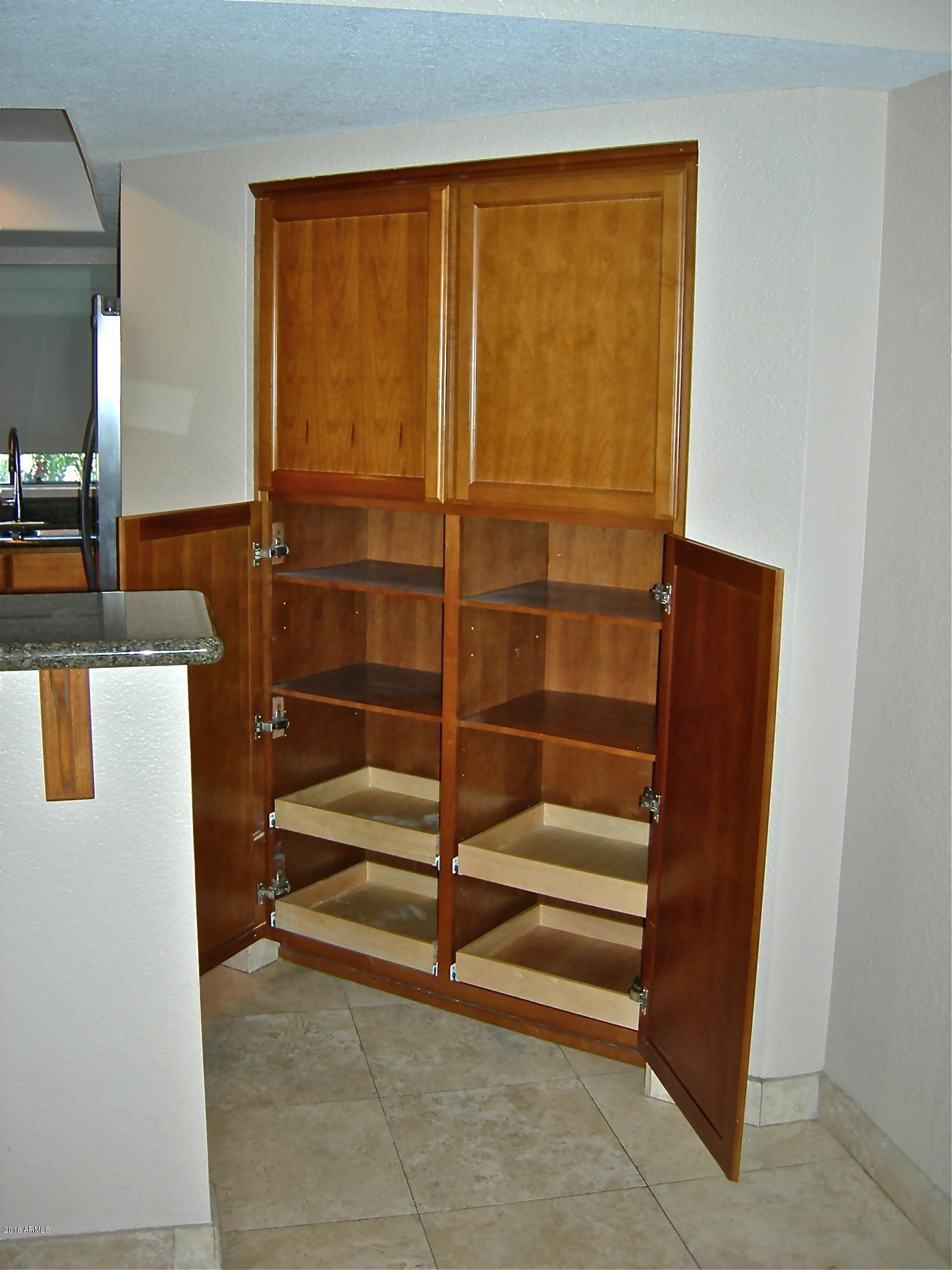 3235 East Camelback Road, Unit 213 Phoenix, AZ 85018 - Photo 10 of 43 Pantry