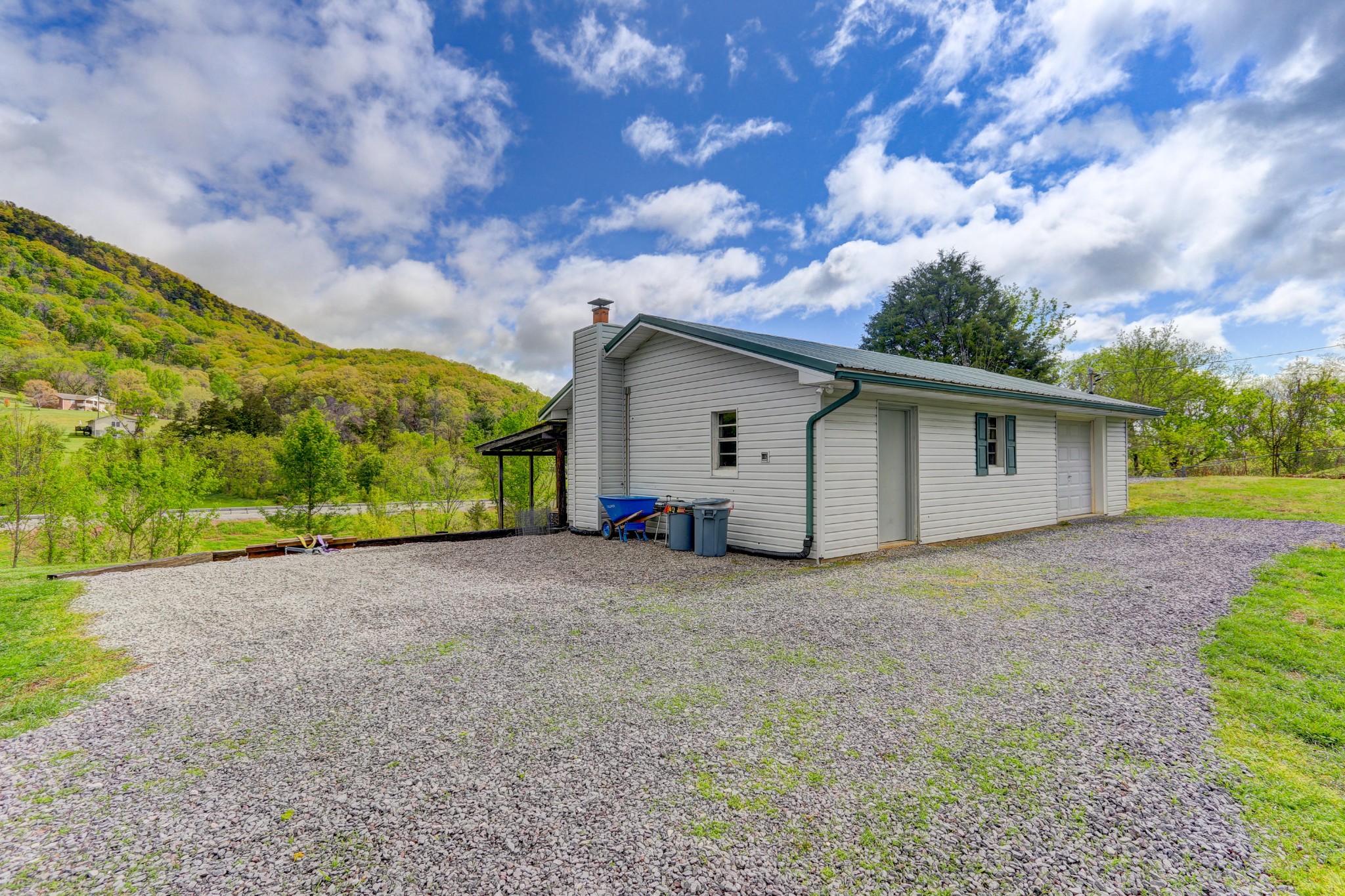10707 Mountain Road Luttrell, TN 37779 - Photo 5 of 30