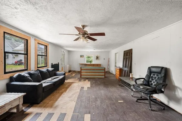 $69,000 | 208 Waikiki Trail, Tool, TX 75143