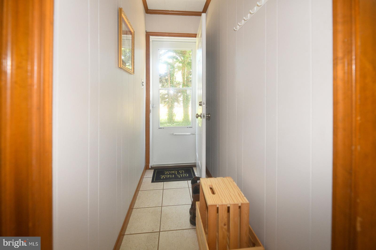 17309 Piney Point Road Piney Point, MD 20674 - Photo 25 of 38 a room with a window