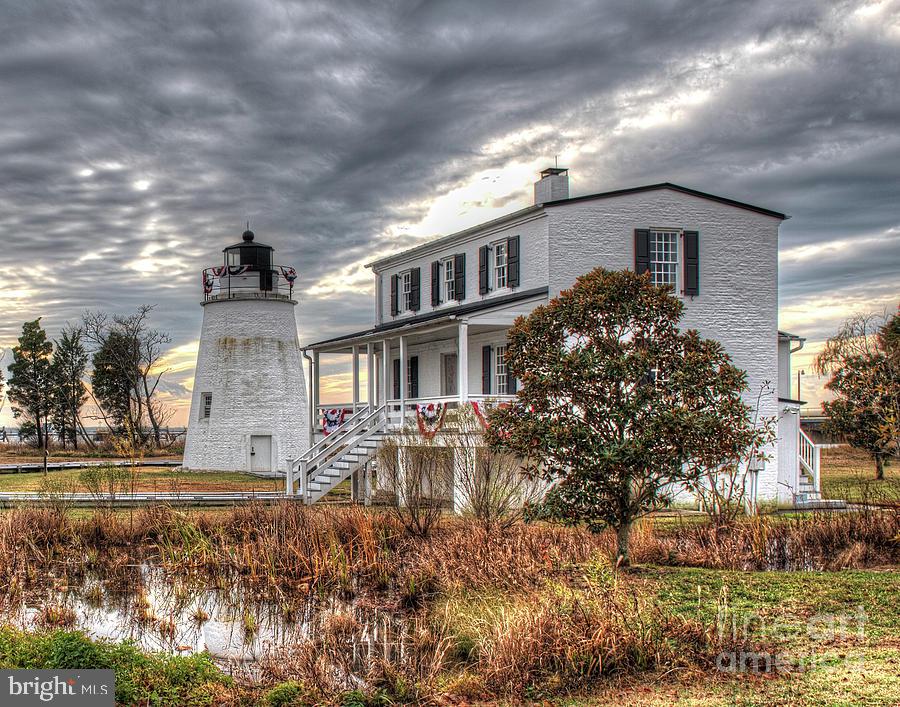 17309 Piney Point Road Piney Point, MD 20674 - Photo 35 of 38 a front view of a house with a yard