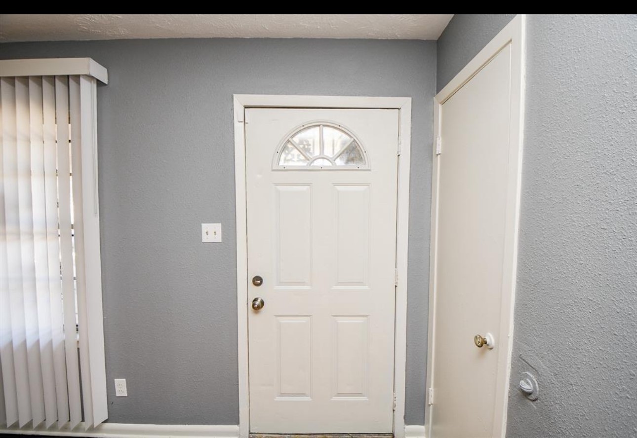 5510 Ricky Street Houston, TX 77033 - Photo 5 of 19