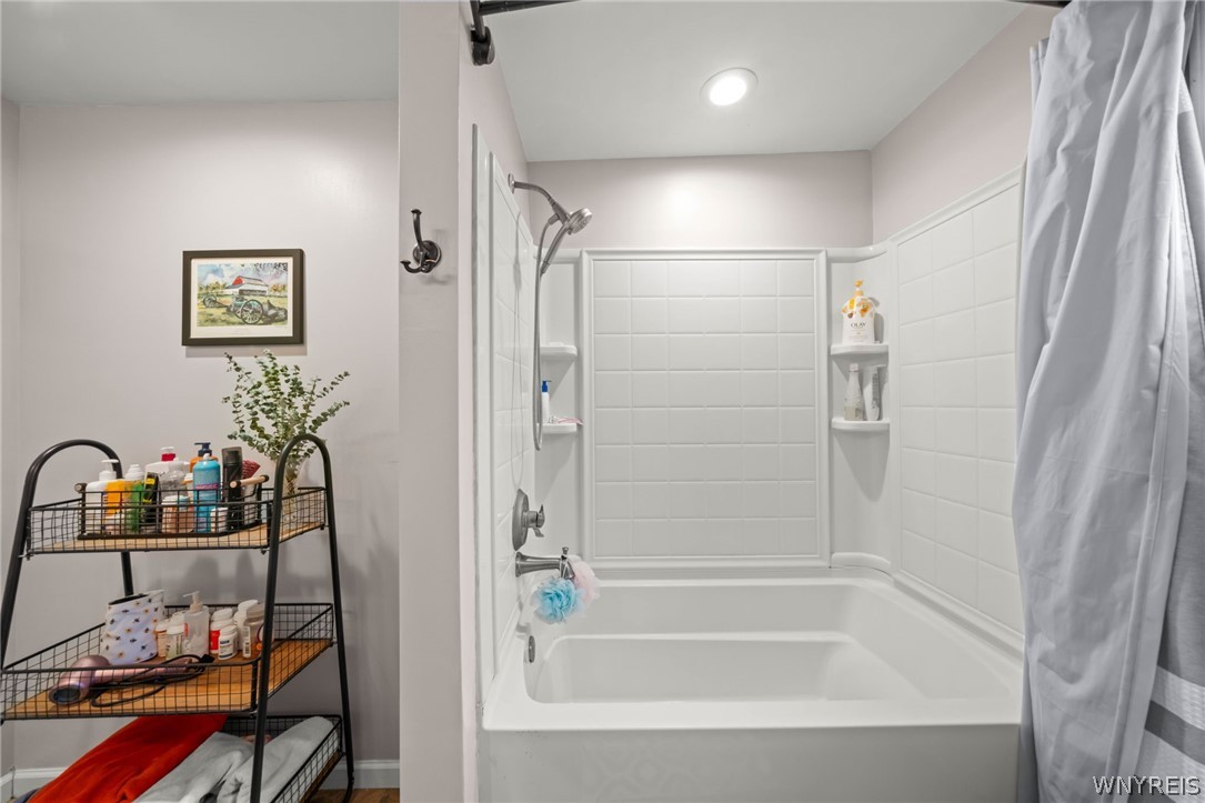 342 Allendale Road West Seneca, NY 14224 - Photo 13 of 31