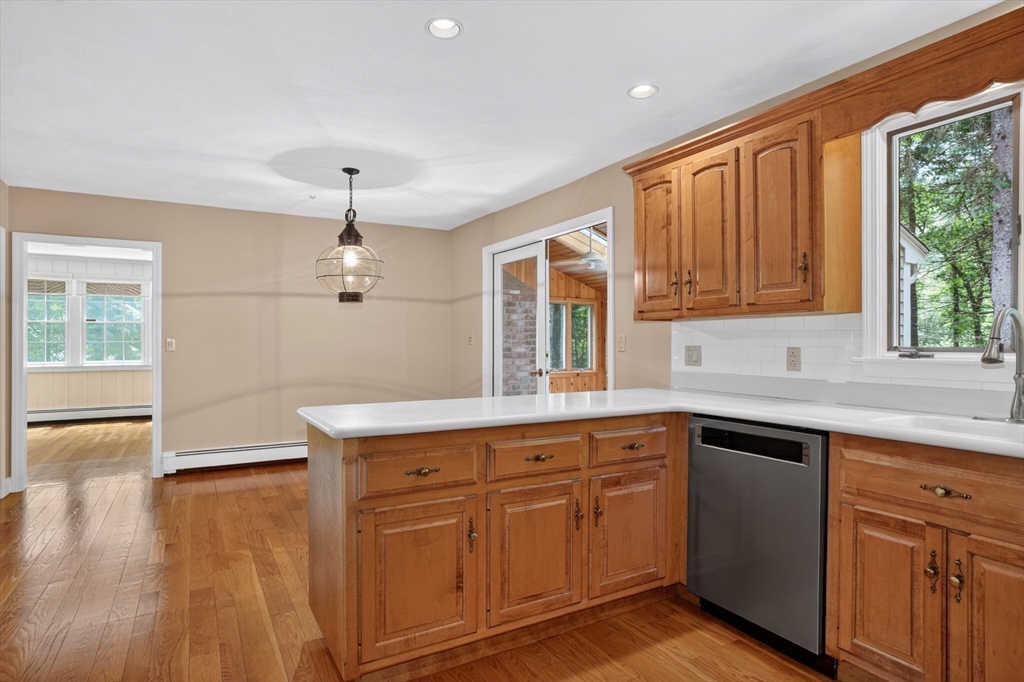 17 Maplewood Road Medfield, MA 02052 - Photo 5 of 41