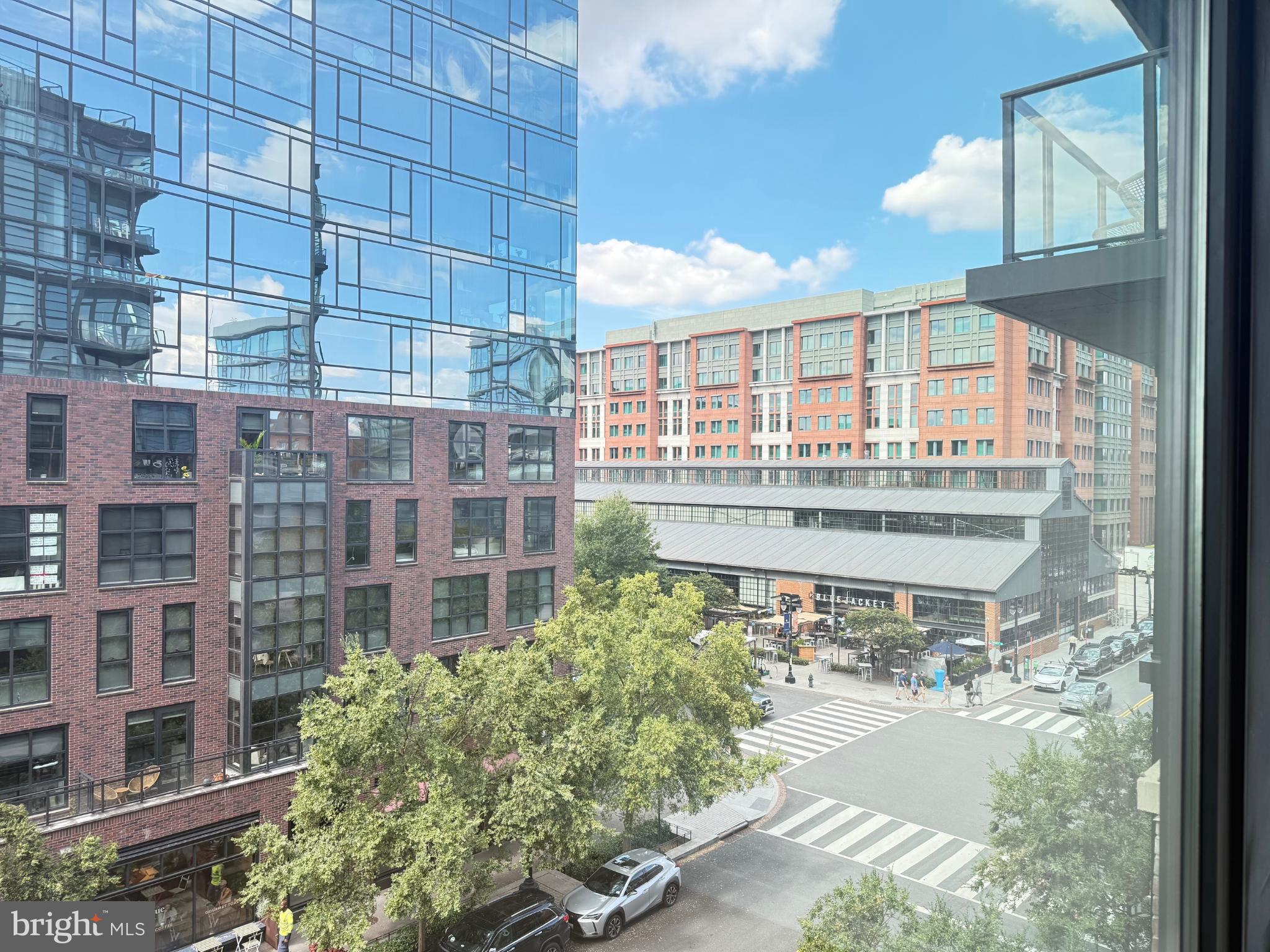 1300 4th Street Southeast, Unit 402 Washington, DC 20003 - Photo 8 of 27 Vibrant views