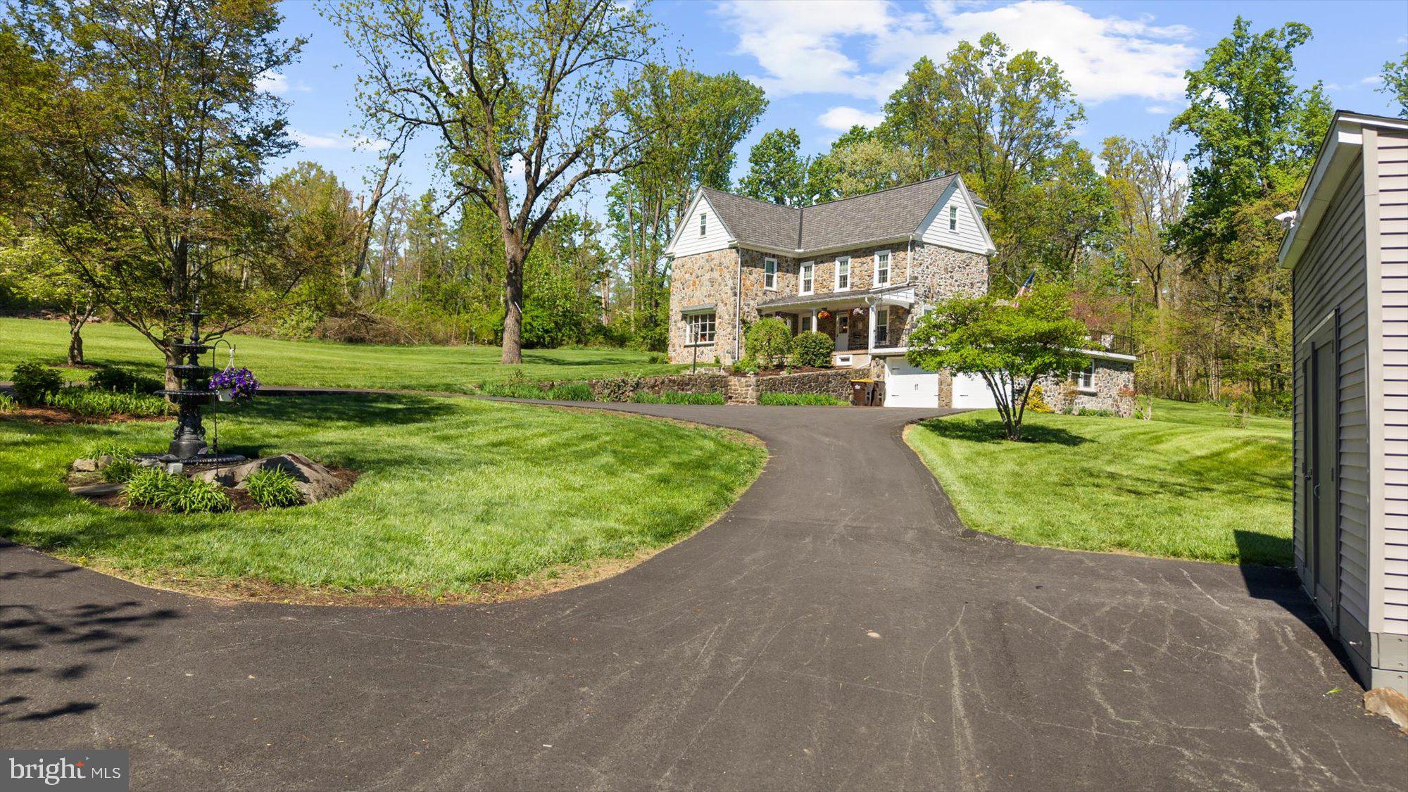 144 Snyder Road Pottstown, PA 19464 - Photo 2 of 72 Gallery Image 2