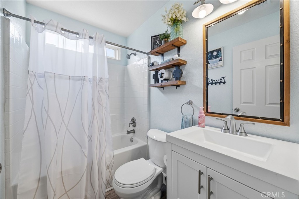 963 Cornerstone Way Corona, CA 92878 - Photo 12 of 41 Main Floor Full Bathroom
