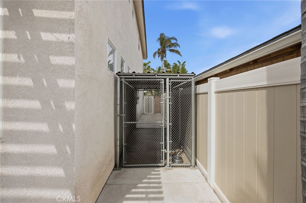 963 Cornerstone Way Corona, CA 92878 - Photo 41 of 41 Side Yard with Dog Run