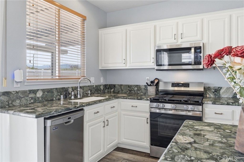 963 Cornerstone Way Corona, CA 92878 - Photo 8 of 41