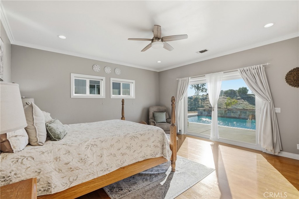 220 Cook Court Templeton, CA 93465 - Photo 18 of 45 a bedroom with a large bed and a window