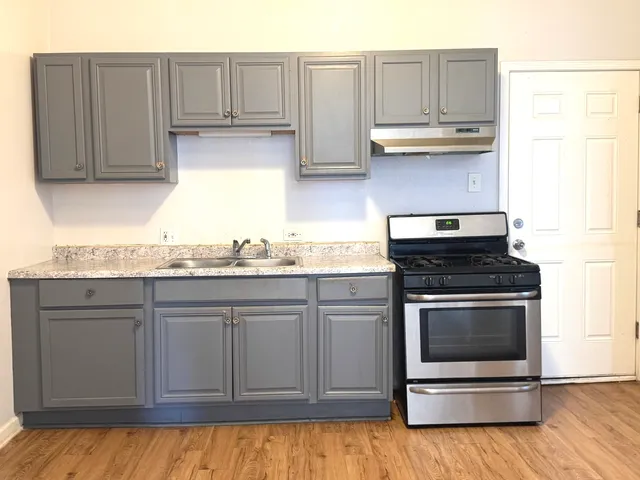 $1,400 | 1711 North Kimball Avenue, Unit 2F, Chicago, IL 60647