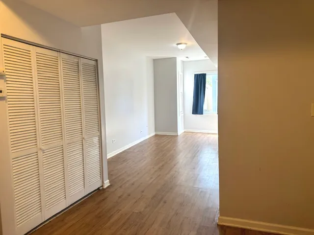 $1,400 | 1711 North Kimball Avenue, Unit 2F, Chicago, IL 60647