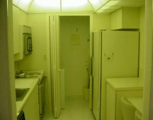 303 Racquet Club Road, Unit 207 Weston, FL 33326 - Photo 8 of 8 Kitchen