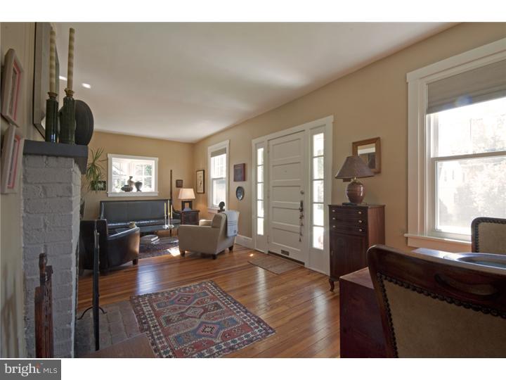 125 Erdenheim Road Glenside, PA 19038 - Photo 4 of 21 Living Room