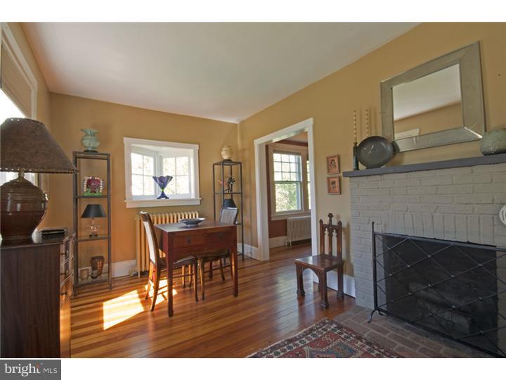 125 Erdenheim Road Glenside, PA 19038 - Photo 5 of 21 Living Room