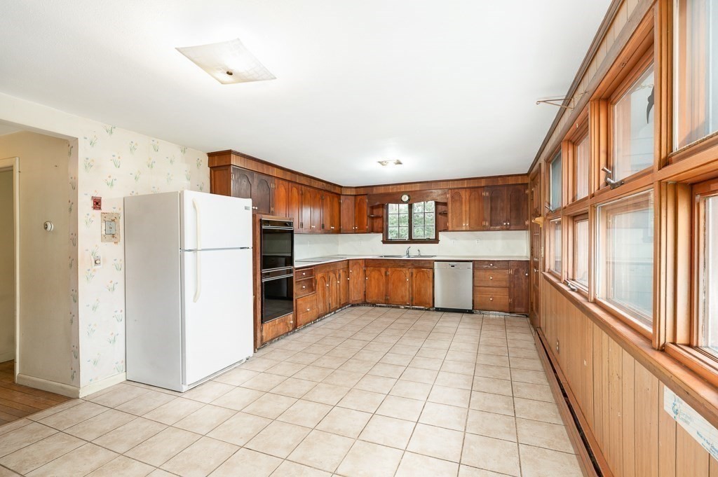 140 Gardner Street Hamilton, MA 01982 - Photo 11 of 38