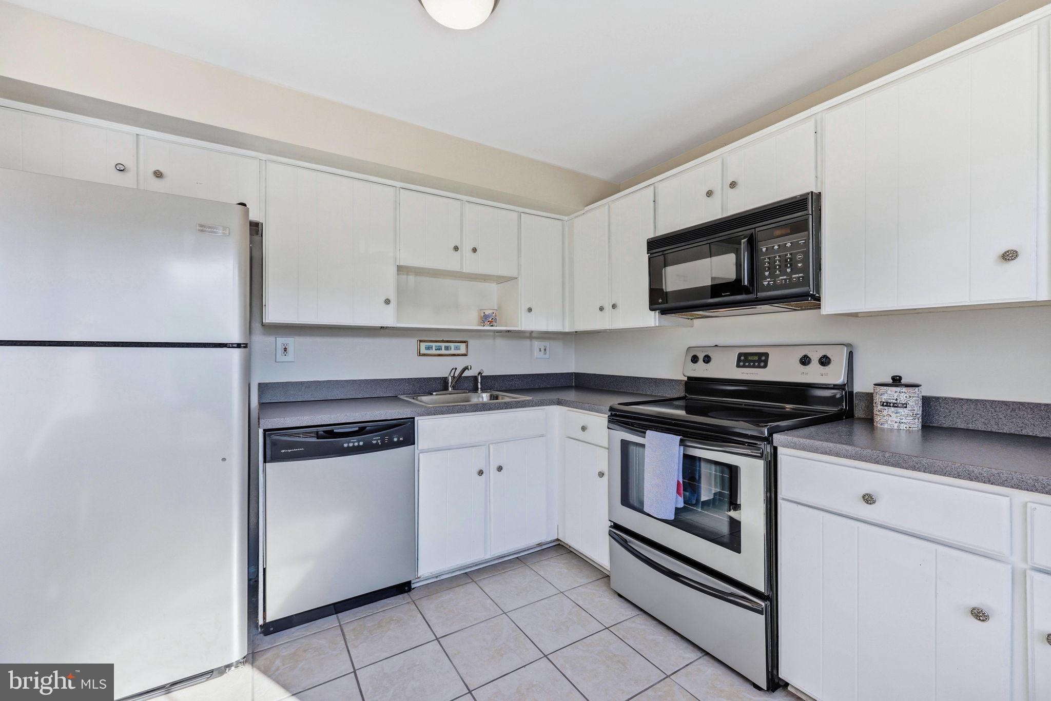 5326 King Arthur Circle Rosedale, MD 21237 - Photo 5 of 35