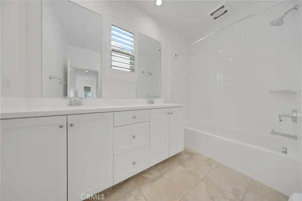 $1,688,000 | 126 Gulfstream, Irvine, CA 92620