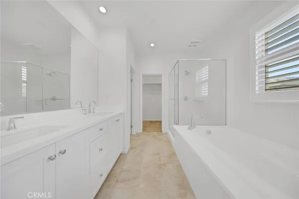 $1,688,000 | 126 Gulfstream, Irvine, CA 92620