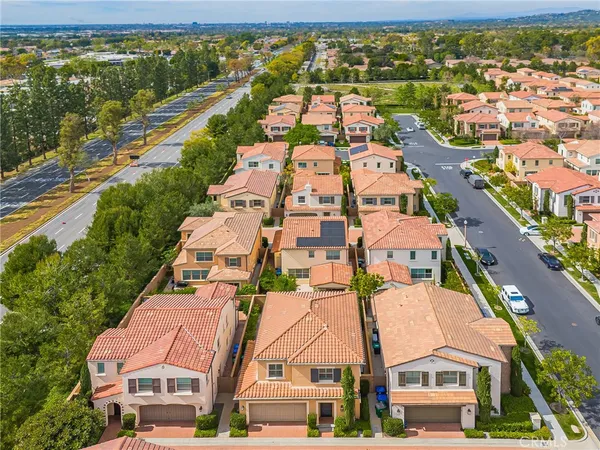 $1,688,000 | 126 Gulfstream, Irvine, CA 92620