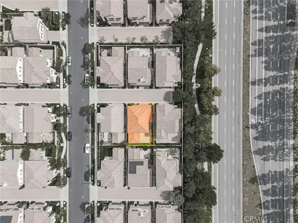 $1,688,000 | 126 Gulfstream, Irvine, CA 92620