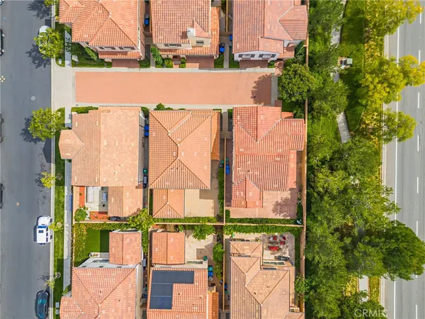 $1,688,000 | 126 Gulfstream, Irvine, CA 92620