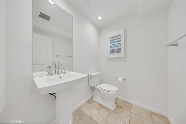 $1,688,000 | 126 Gulfstream, Irvine, CA 92620