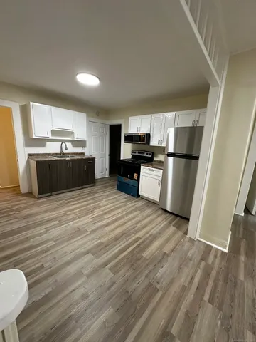 $1,850 | 42 Spring Street, New London, CT 06320