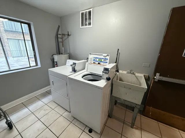 $1,325 | 2300 North Harlem Avenue, Unit 205, Elmwood Park, IL 60707