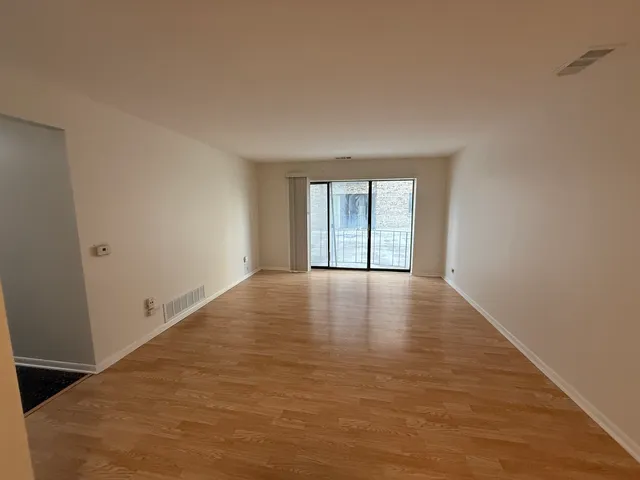 $1,325 | 2300 North Harlem Avenue, Unit 205, Elmwood Park, IL 60707