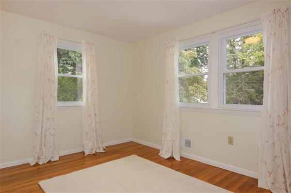 31 Woodmere Road Framingham, MA 01701 - Photo 8 of 12 Gallery Image 8