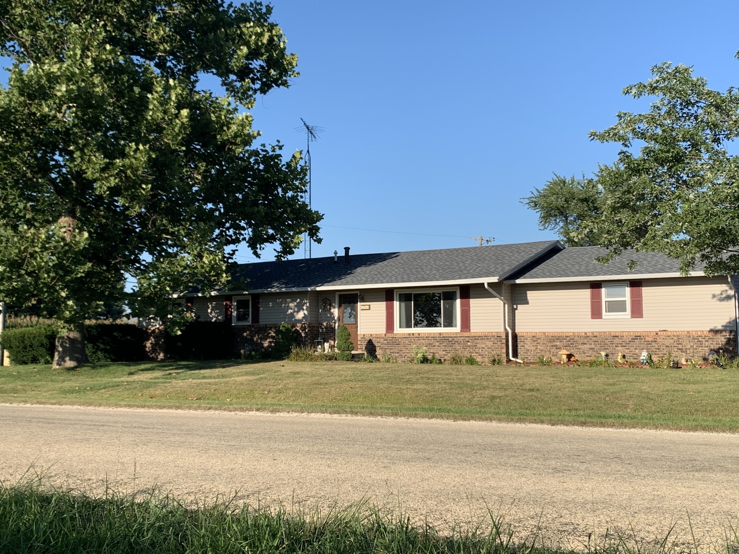 765 County Rd S 419 East Kankakee, IL 60901 - Photo 1 of 18