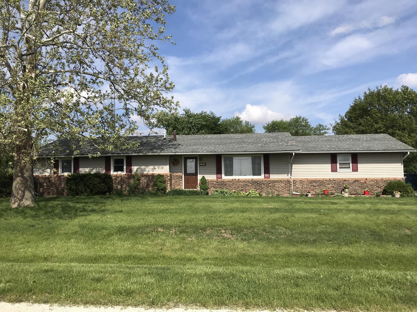 765 County Rd S 419 East Kankakee, IL 60901 - Photo 2 of 18