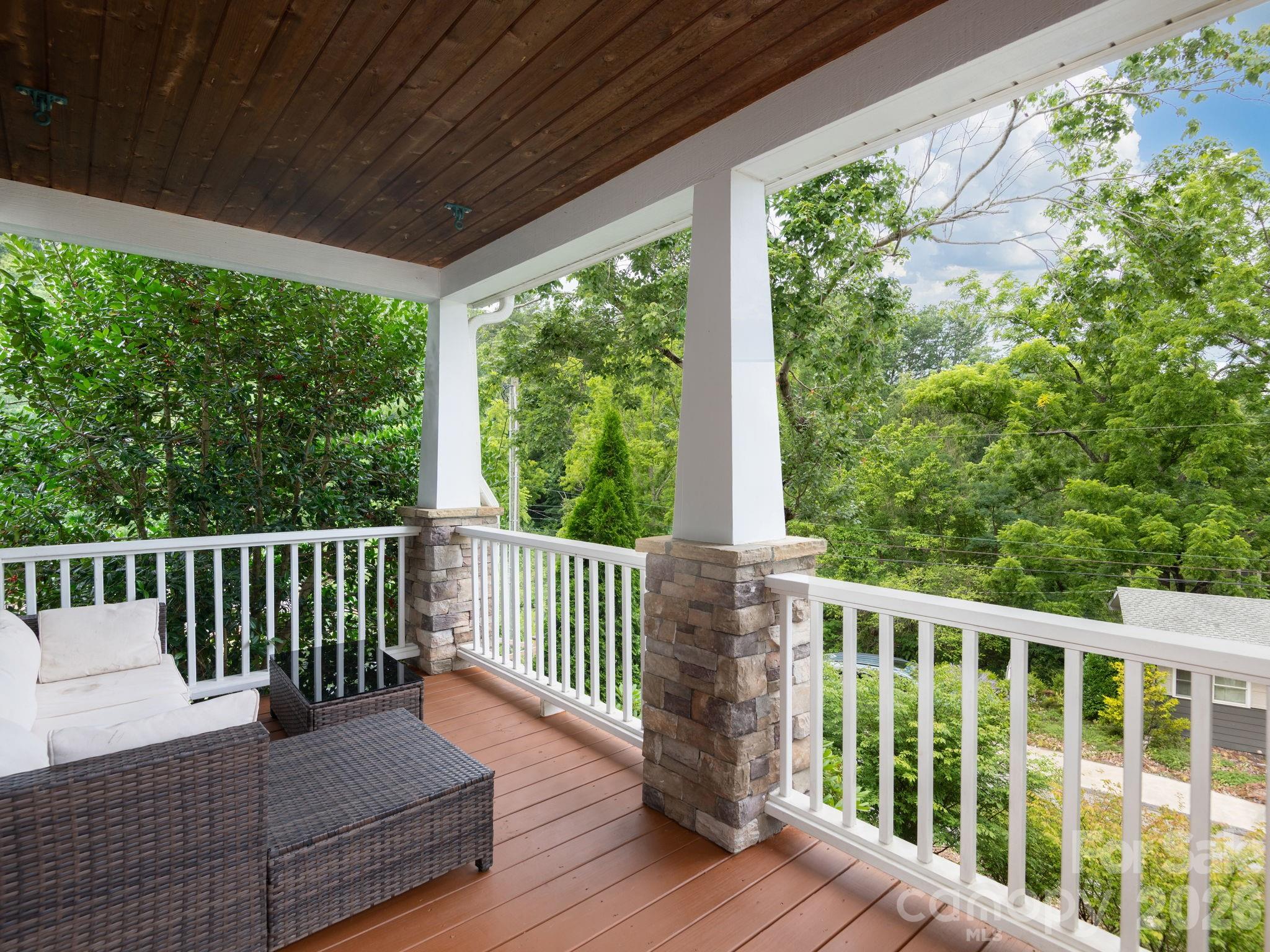 80 Bassett Road Asheville, NC 28804 - Photo 2 of 37
