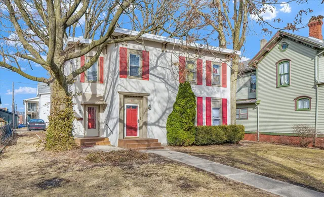 $350,000 | 410 East Grove Street, Bloomington, IL 61701