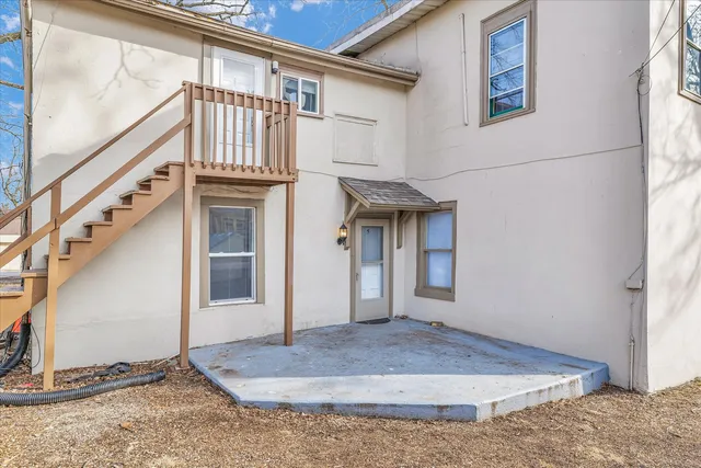 $350,000 | 410 East Grove Street, Bloomington, IL 61701