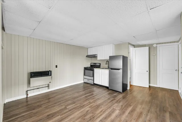 $350,000 | 410 East Grove Street, Bloomington, IL 61701