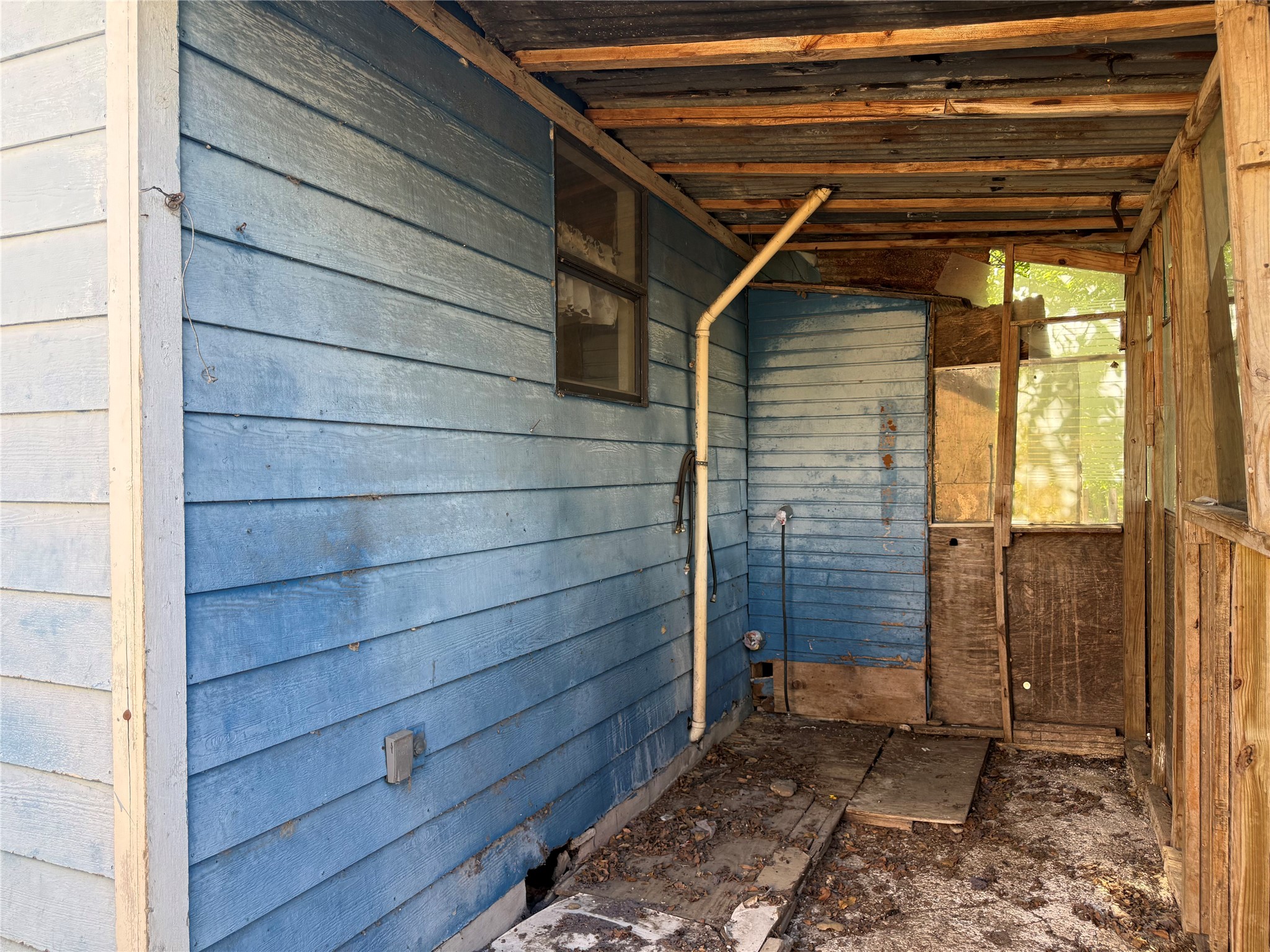 907 East Market Street Lockhart, TX 78644 - Photo 3 of 4